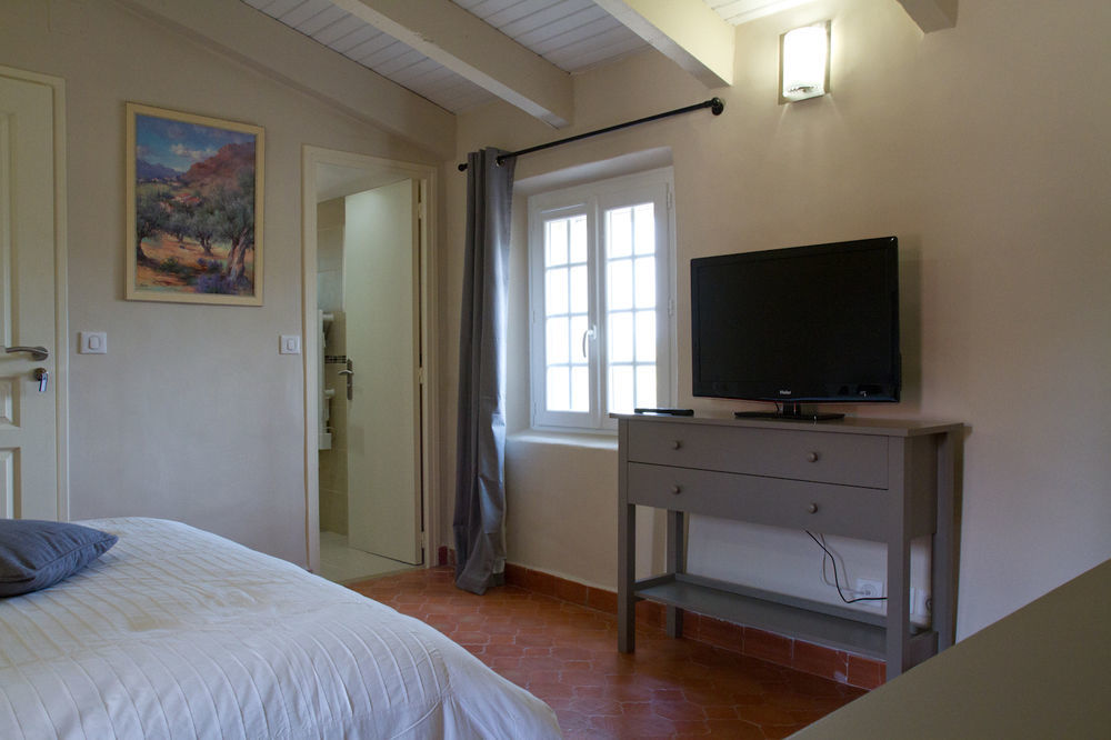 Domaine De La Pomme Otel Trets Dış mekan fotoğraf